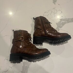 MIA Embossed Brown Combat Boot Lace Up Buckle Zipper Slip Resistant Size 6 NWOB